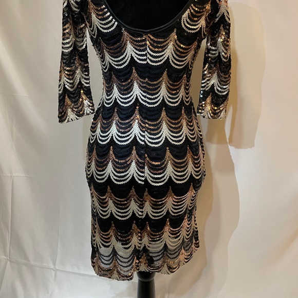 Women’s special occasion dress - Picture 2 of 7